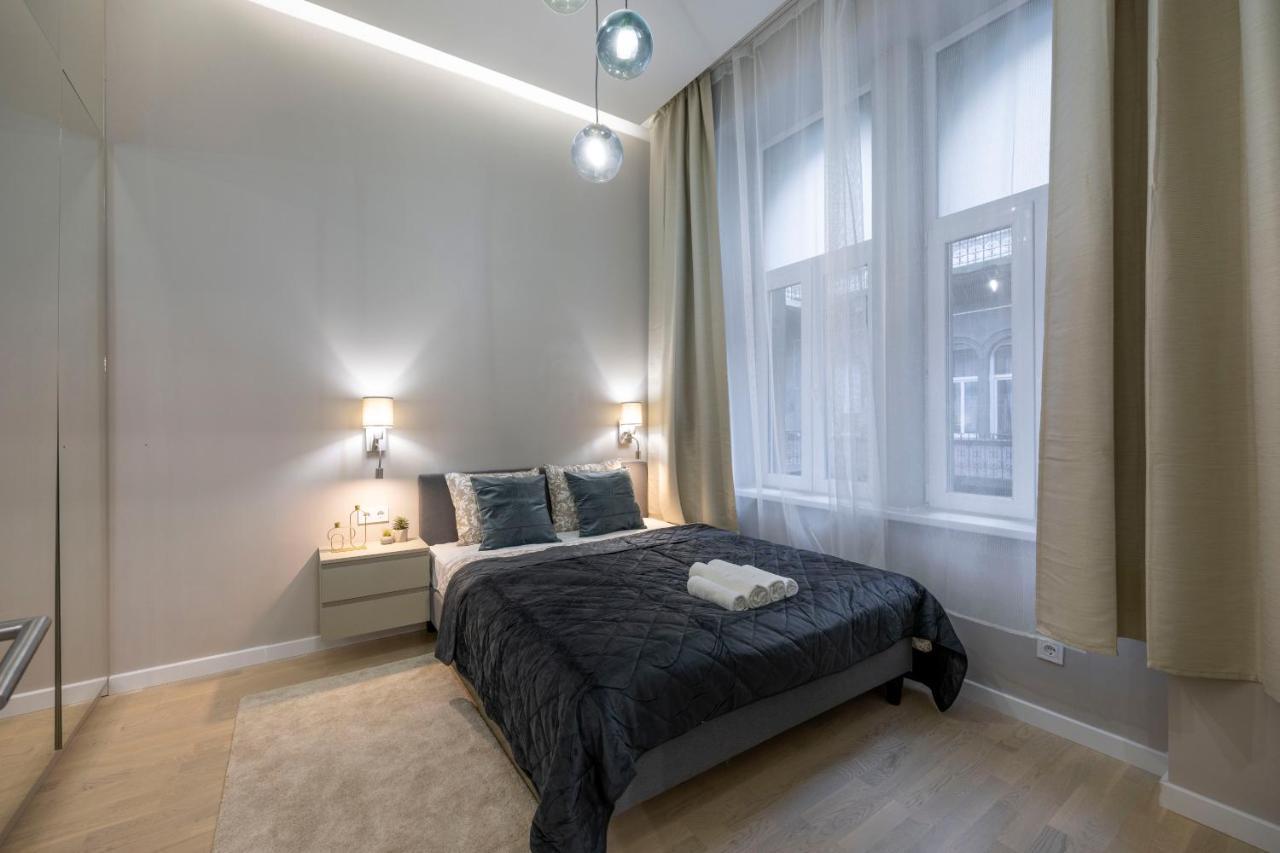 Luxurious & Spacious Central Residence With Balcony Budapest Exterior photo