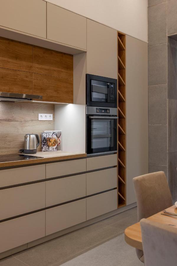 Luxurious & Spacious Central Residence With Balcony Budapest Exterior photo